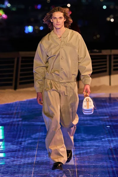 Look 35